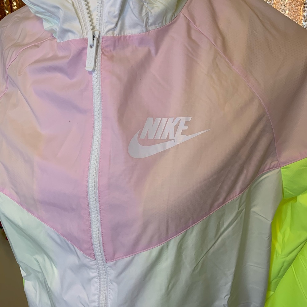 ‼️SOLD‼️ Nike Windbreaker Jacket - Picture 3 of 4